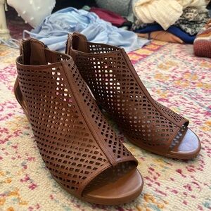 Women's Brown Peep-Toe Sandals